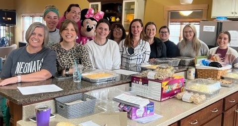 Avera NICU Nurse Prepare Meal at the Ronald McDonald House