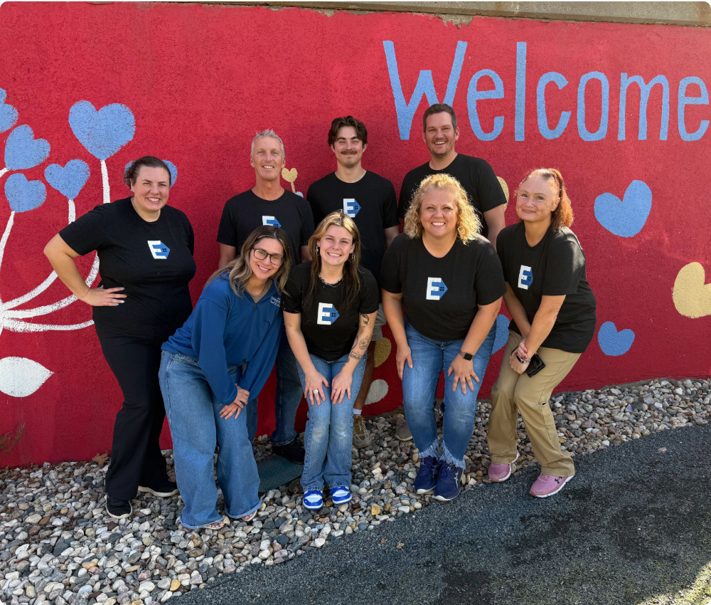 Volunteer group from The Experience Real Estate